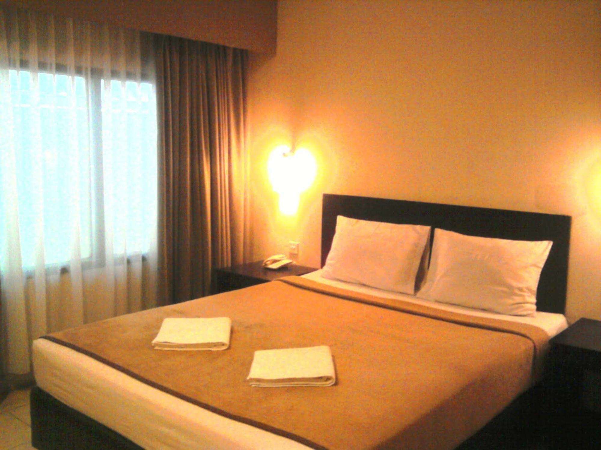 Hotel Capital O 769